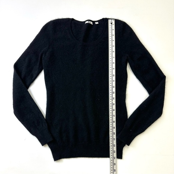 Uniqlo black cashmere scoop neck pullover sweater XS - Picture 2 of 8